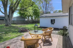 241 Woodward St, Zeeland, MI 49464 - Photo 8