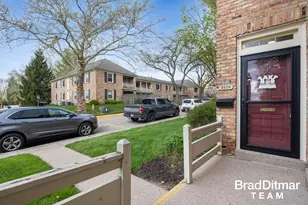 2436 Abbington Dr SE, Grand Rapids, MI 49506 - Photo 2