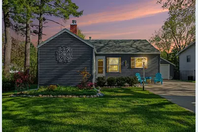 517 E Marshall Street, Hastings, MI 49058 - Photo 2