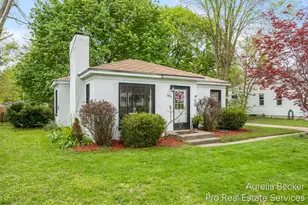 2911 Foster Ave NE, Grand Rapids, MI 49505 - Photo 2