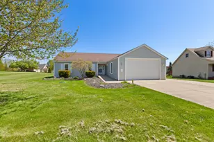 8927 Sussex Ct, Onsted, MI 49265 - Photo 4