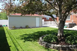 6642 Bison St, Westland, MI 48185 - Photo 8