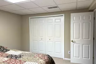 33377 Norfolk St, Livonia, MI 48152 - Photo 32