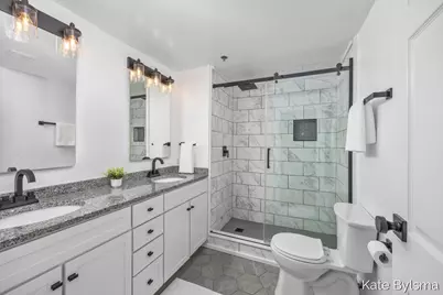 33 Campau Circle NW, Grand Rapids, MI 49503 - Photo 20