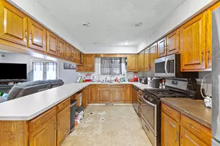 260 Renfrew Ave, Adrian, MI 49221 - Photo 12