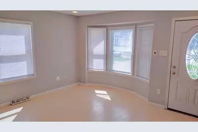 25906 Currier Street, Dearborn Heights, MI 48125 - Photo 4