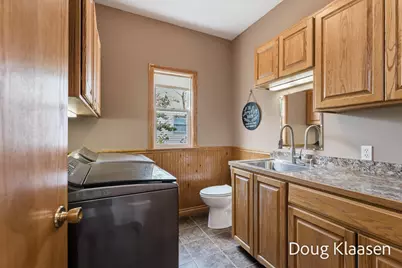10302 Winterwood Drive, Zeeland, MI 49464 - Photo 16