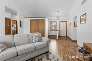 10302 Winterwood Dr, Zeeland, MI 49464 - Photo 8