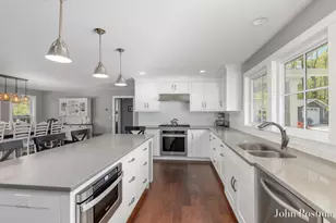 7314 Thornapple Park Dr SE, Grand Rapids, MI 49546 - Photo 8