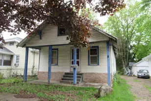 124 Sharon Ave, Battle Creek, MI 49017 - Photo 1