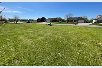 349 Creekside Drive, Coopersville, MI 49404 - Photo 8