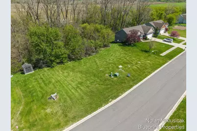 349 Creekside Drive, Coopersville, MI 49404 - Photo 4