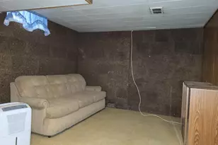 8969 Ruth Ave, Allen Park, MI 48101 - Photo 14