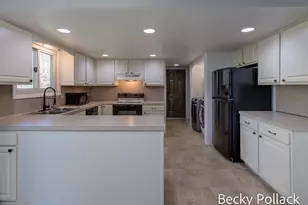 338 N 145th Ave, Holland, MI 49424 - Photo 6