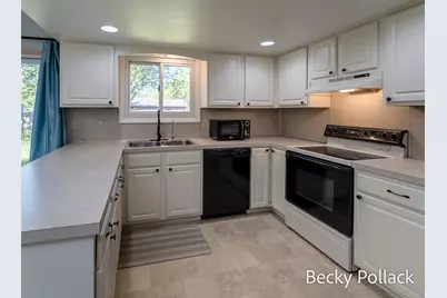 338 N 145th Avenue, Holland, MI 49424 - Photo 8