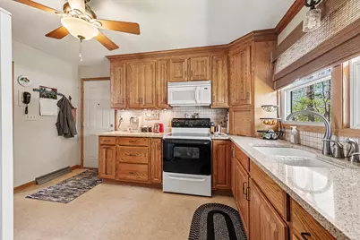 525 Forest Lane, Parma, MI 49269 - Photo 8