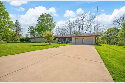 3014 W Bluffwood Terrace, Saint Joseph, MI 49085 - Photo 4