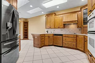 303 Beckett Park, Battle Creek, MI 49015 - Photo 6