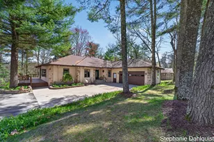 9160 Mill Pond Trail, Whitehall, MI 49461 - Photo 8