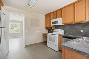 2143 Osceola Dr SE, Grand Rapids, MI 49506 - Photo 10