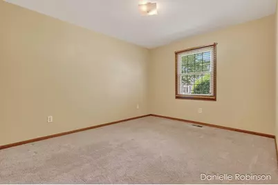 929 Village Lane #140, Jenison, MI 49428 - Photo 14