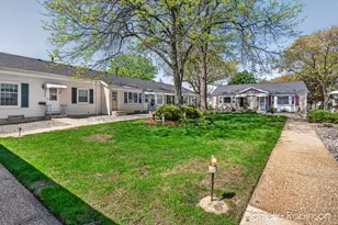 929 Village Ln, Jenison, MI 49428 - Photo 4