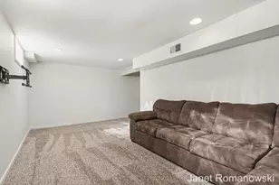 2126 Englewood Dr SE, Grand Rapids, MI 49506 - Photo 14