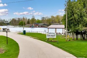 9129 Lakeside Dr, Perrinton, MI 48871 - Photo 44