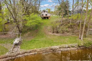 9129 Lakeside Dr, Perrinton, MI 48871 - Photo 6