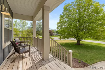 8242 Hearthway Avenue, Jenison, MI 49428 - Photo 4