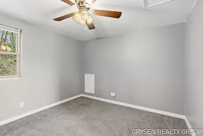 5527 W River Drive NE, Comstock Park, MI 49321 - Photo 30