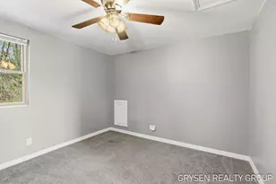 5527 W River Dr NE, Comstock Park, MI 49321 - Photo 30