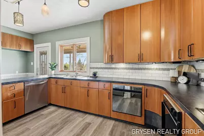 5527 W River Drive NE, Comstock Park, MI 49321 - Photo 8