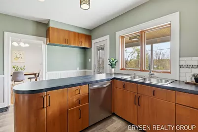 5527 W River Drive NE, Comstock Park, MI 49321 - Photo 10
