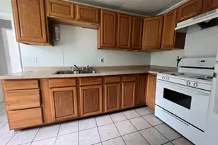 627 S 5th St, Niles, MI 49120 - Photo 6