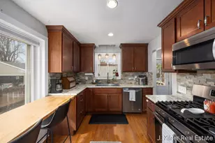 65 Betty St NE, Comstock Park, MI 49321 - Photo 8