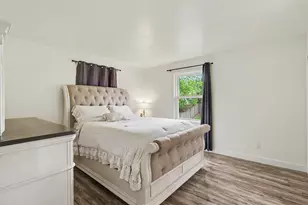 1717 Edgewood Ave SE, Grand Rapids, MI 49506 - Photo 10