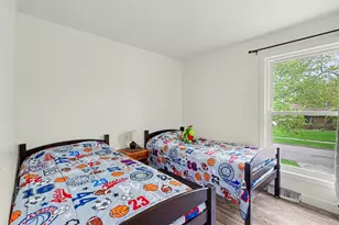 1717 Edgewood Ave SE, Grand Rapids, MI 49506 - Photo 14
