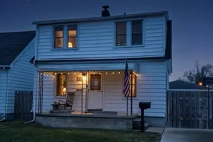1519 Chestnut St, Wyandotte, MI 48192 - Photo 2