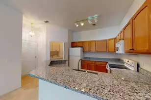 2802 S Knightsbridge Cir, Ann Arbor, MI 48105 - Photo 4