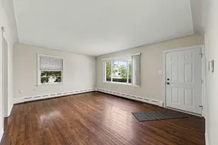 21516 Madison St, Saint Clair Shores, MI 48081 - Photo 6