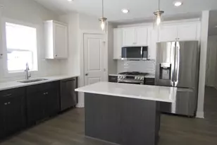 15733 Hawley Dr, Grand Haven, MI 49417 - Photo 2