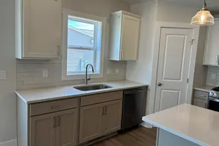 15733 Hawley Dr, Grand Haven, MI 49417 - Photo 4