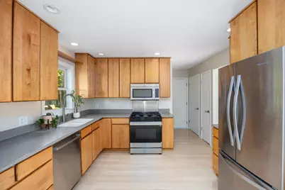 1865 Ridgemoor Drive SE, Grand Rapids, MI 49506 - Photo 8