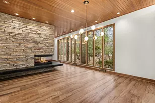 1519 Middlebrook Dr, Norton Shores, MI 49441 - Photo 8