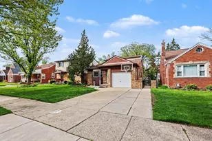 2182 Anita Ave Ave, Grosse Pointe Woods, MI 48236 - Photo 2