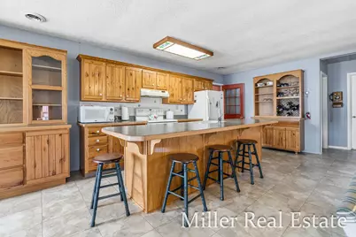 7174 Longview Court, Delton, MI 49046 - Photo 4