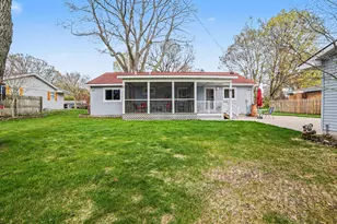 1033 N Beechwood St, Ludington, MI 49431 - Photo 28
