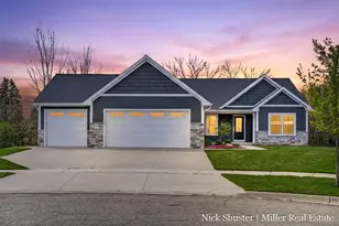 128 Thorn Hill Ct, Hastings, MI 49058 - Photo 2
