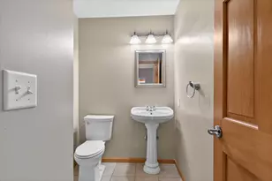 2112 Scenic Hills Dr, Jackson, MI 49201 - Photo 32